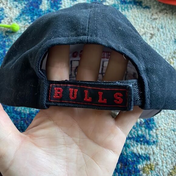 Chicago Bulls Baseball Hat - Picture 2 of 7